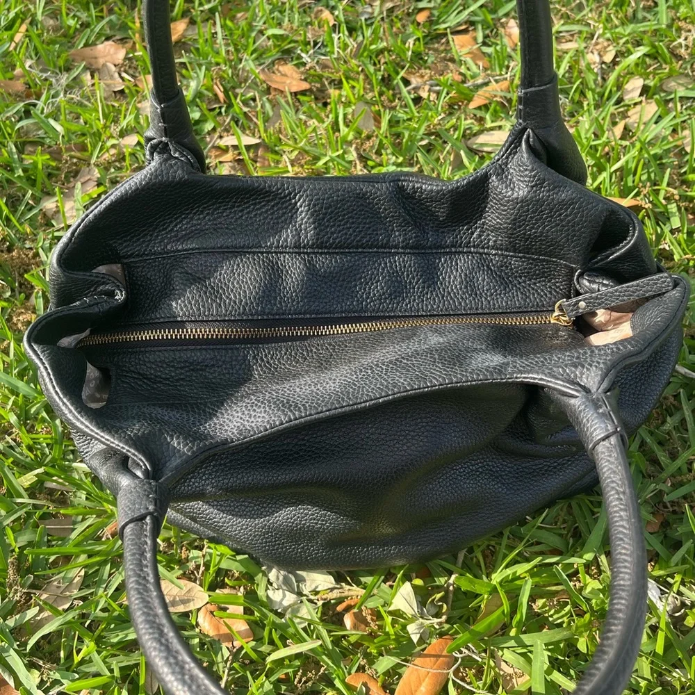 Kate Spade Large Walker Park Black Pebbled Leather. EUC - Picture 9 of 11